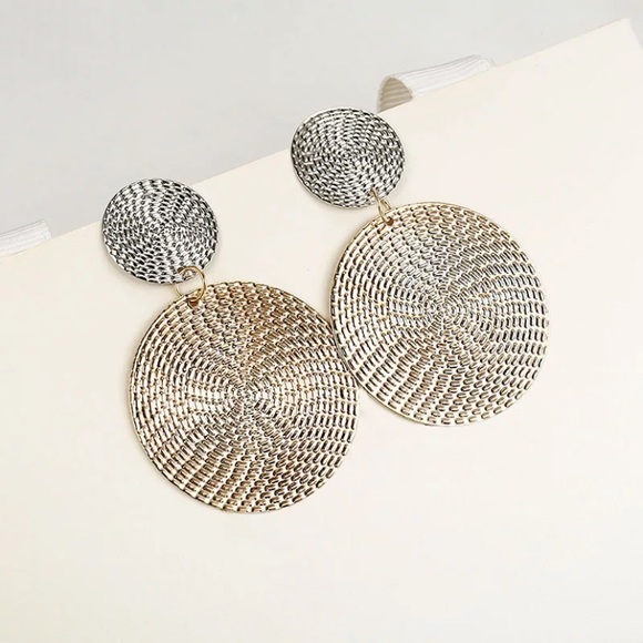 Two Tone Geometric Earrings - Picture 4 of 7